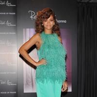 Rihanna promotes her new fragrance photos | Picture 61680